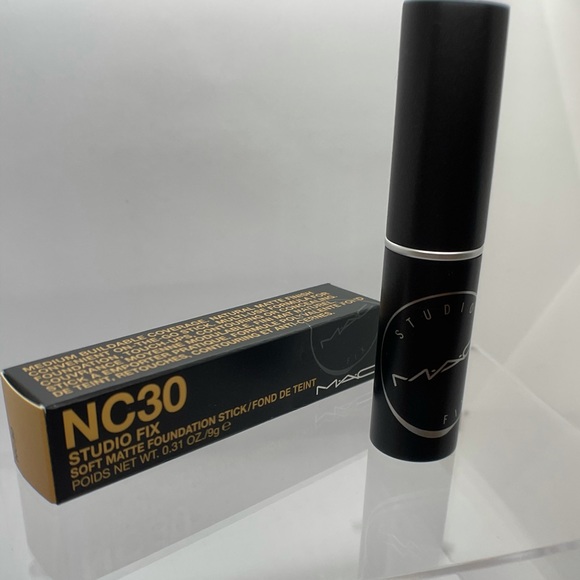 MAC NC30 Studio Fix Soft Matte Foundation Stick - Picture 2 of 3